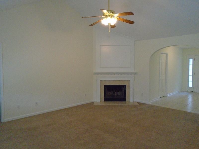 153 Pickett Creek Ln - Photo 5 of 26