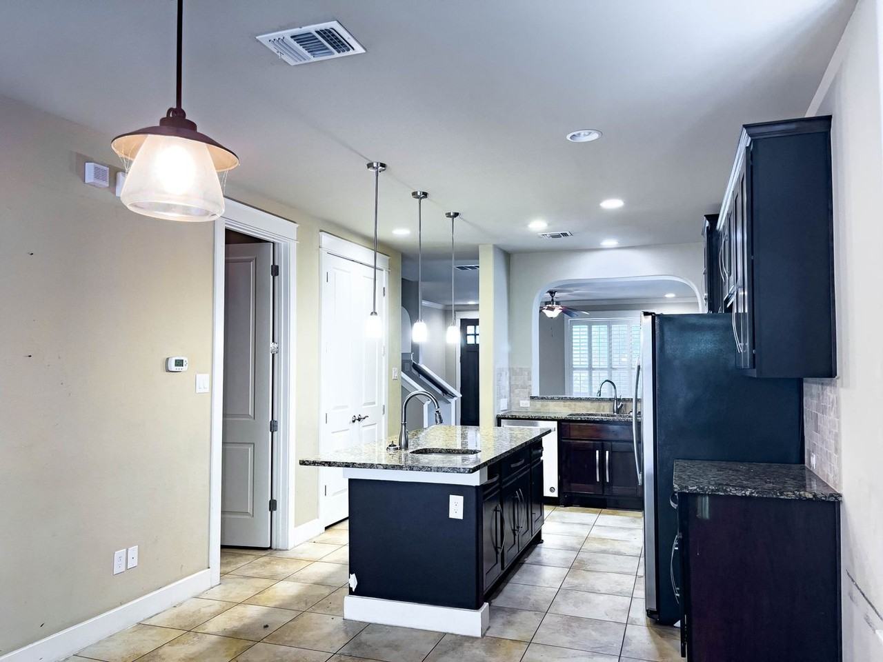 1511 Inglewood St - Photo 4 of 28