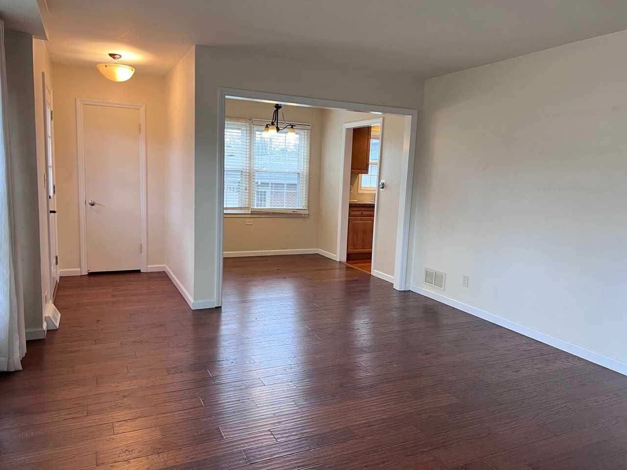 1552 Woodlawn Ave Se - Photo 6 of 21