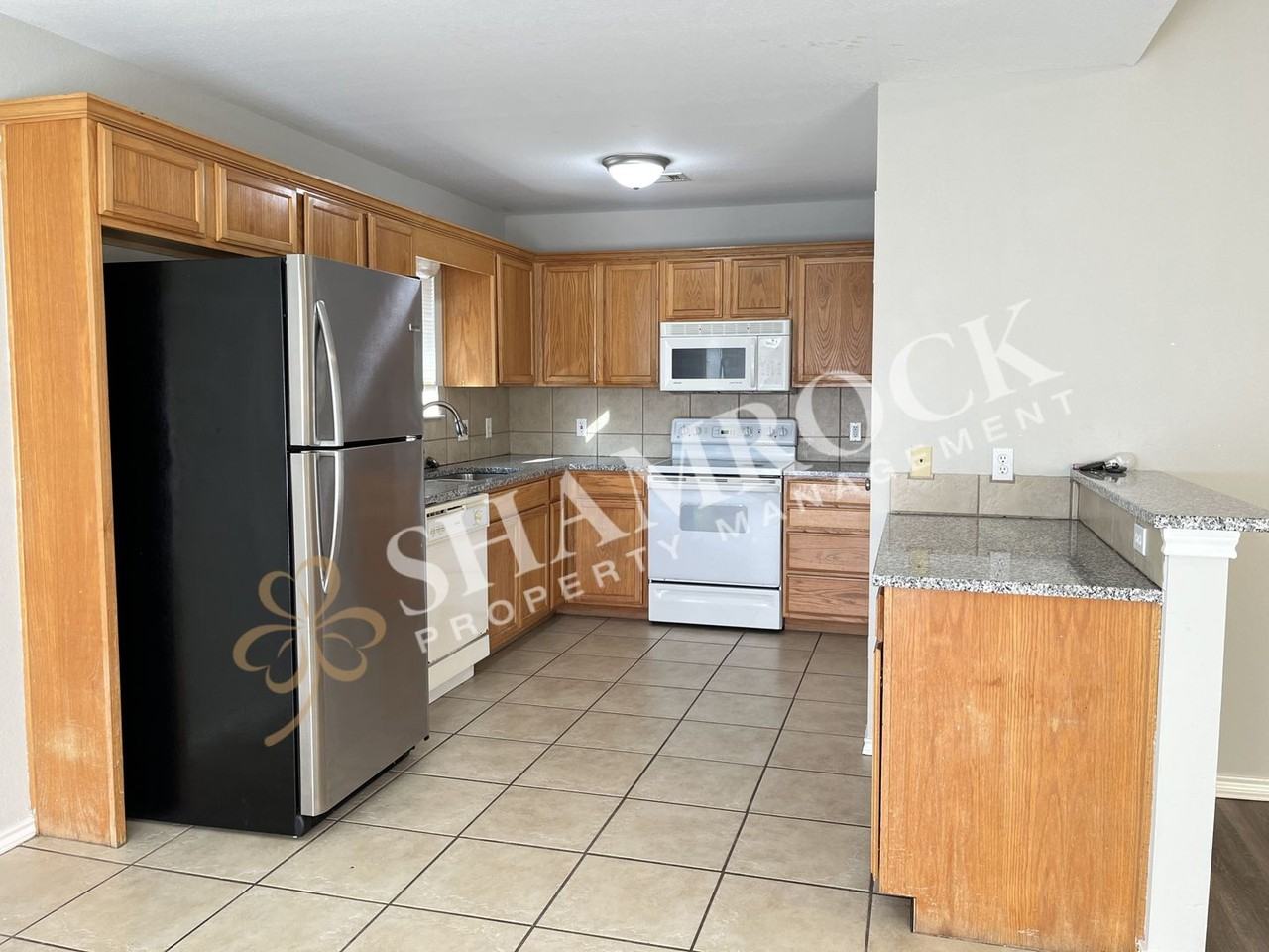 10205 Lilac Unit B - Photo 4 of 13