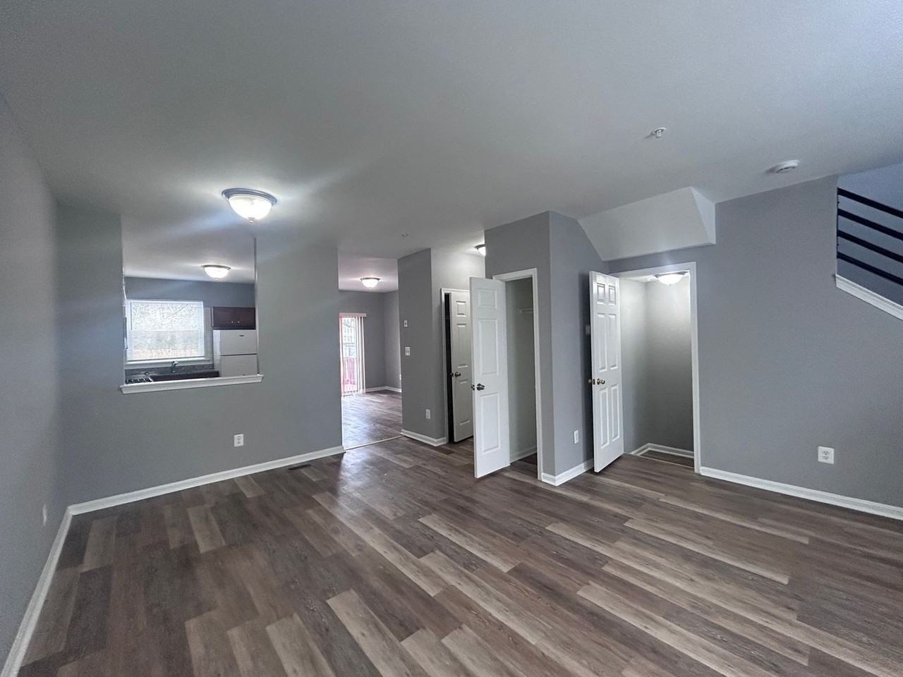 2571 Francis St - Photo 7 of 14