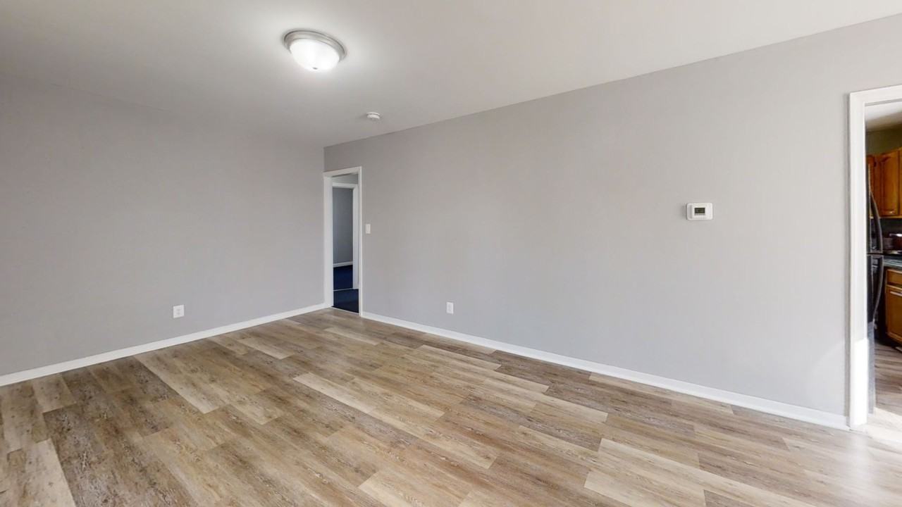 33 Mitchell Ave - Photo 4 of 8