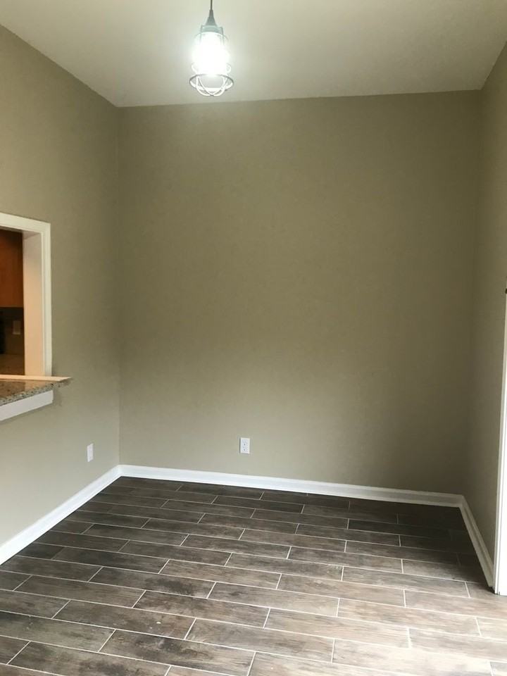 957 Bayou Trace Dr - Photo 2 of 6
