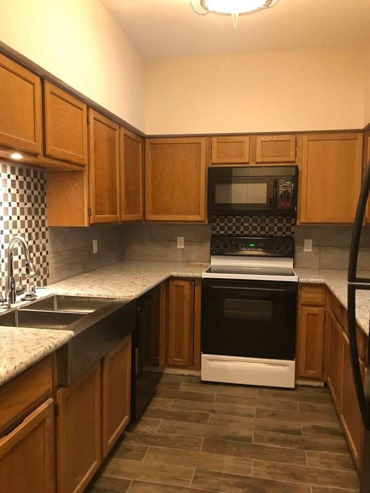 957 Bayou Trace Dr - Photo 3 of 6
