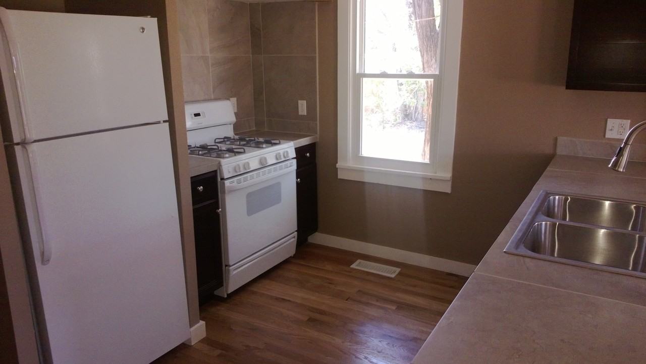 421 1/2 E Coronado Rd - Photo 5 of 8