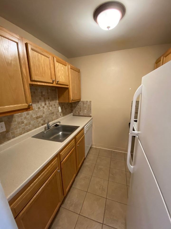 14 Lancaster Est - Photo 6 of 13