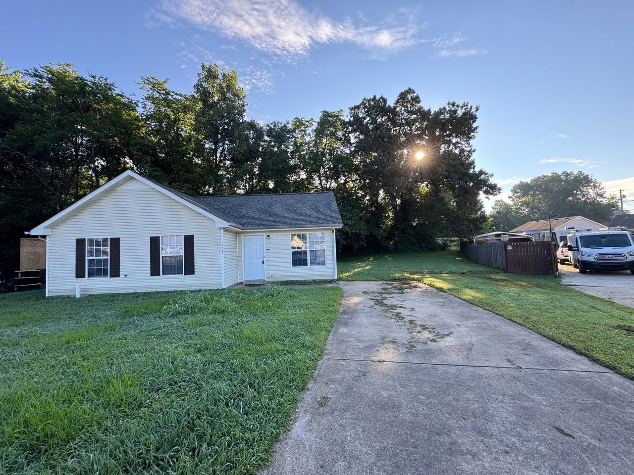 223 Faulkner Ct - Photo 3 of 28