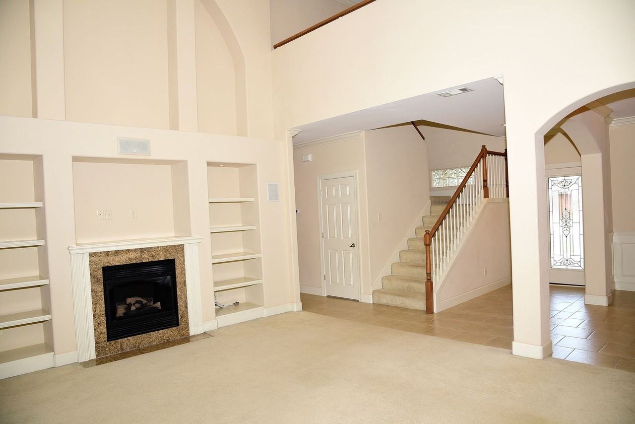 31 Balmoral Dr - Photo 3 of 38