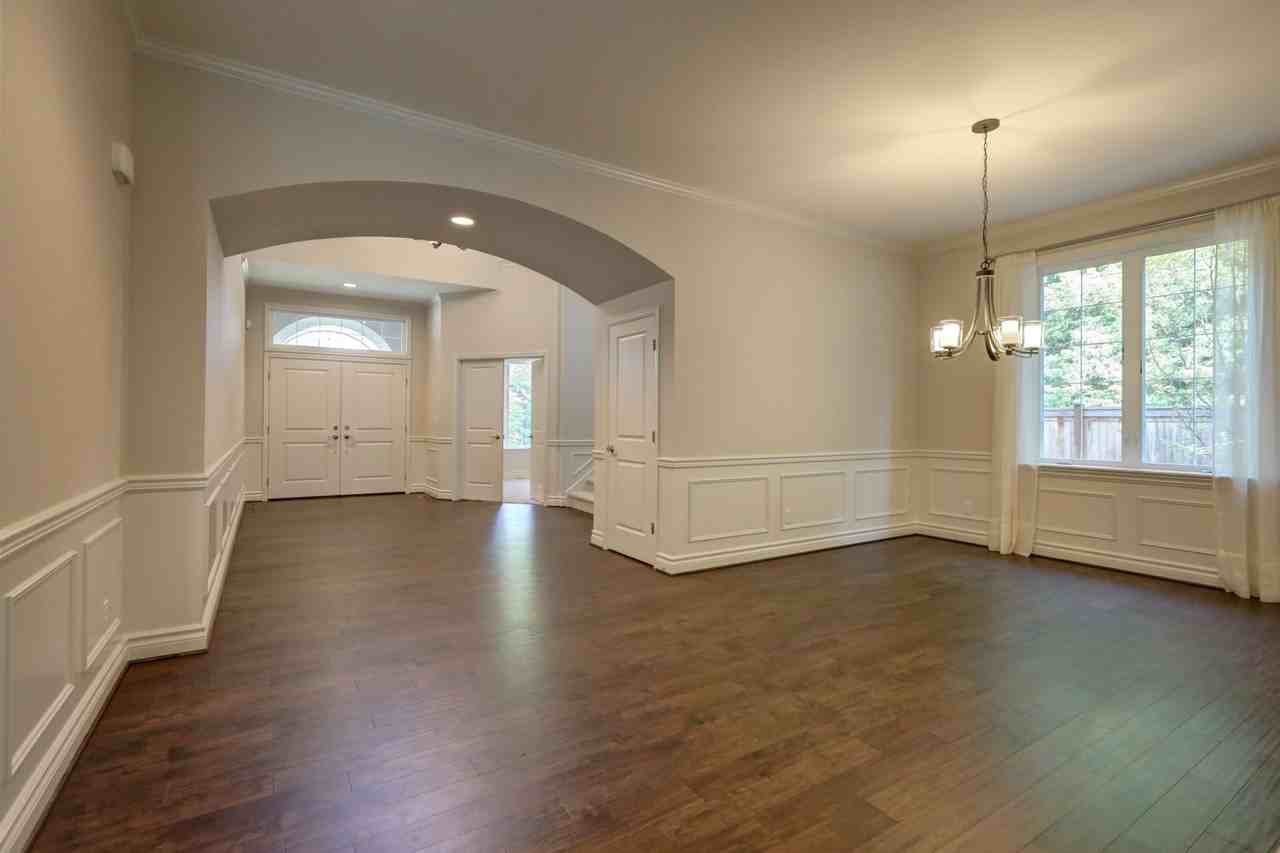 804 200th Ave Se - Photo 4 of 31