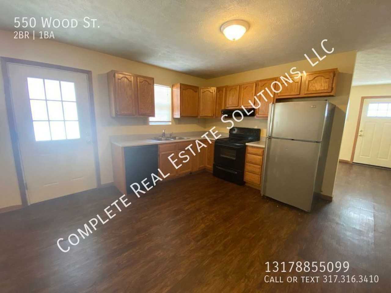 550 Wood St - Photo 5 of 10
