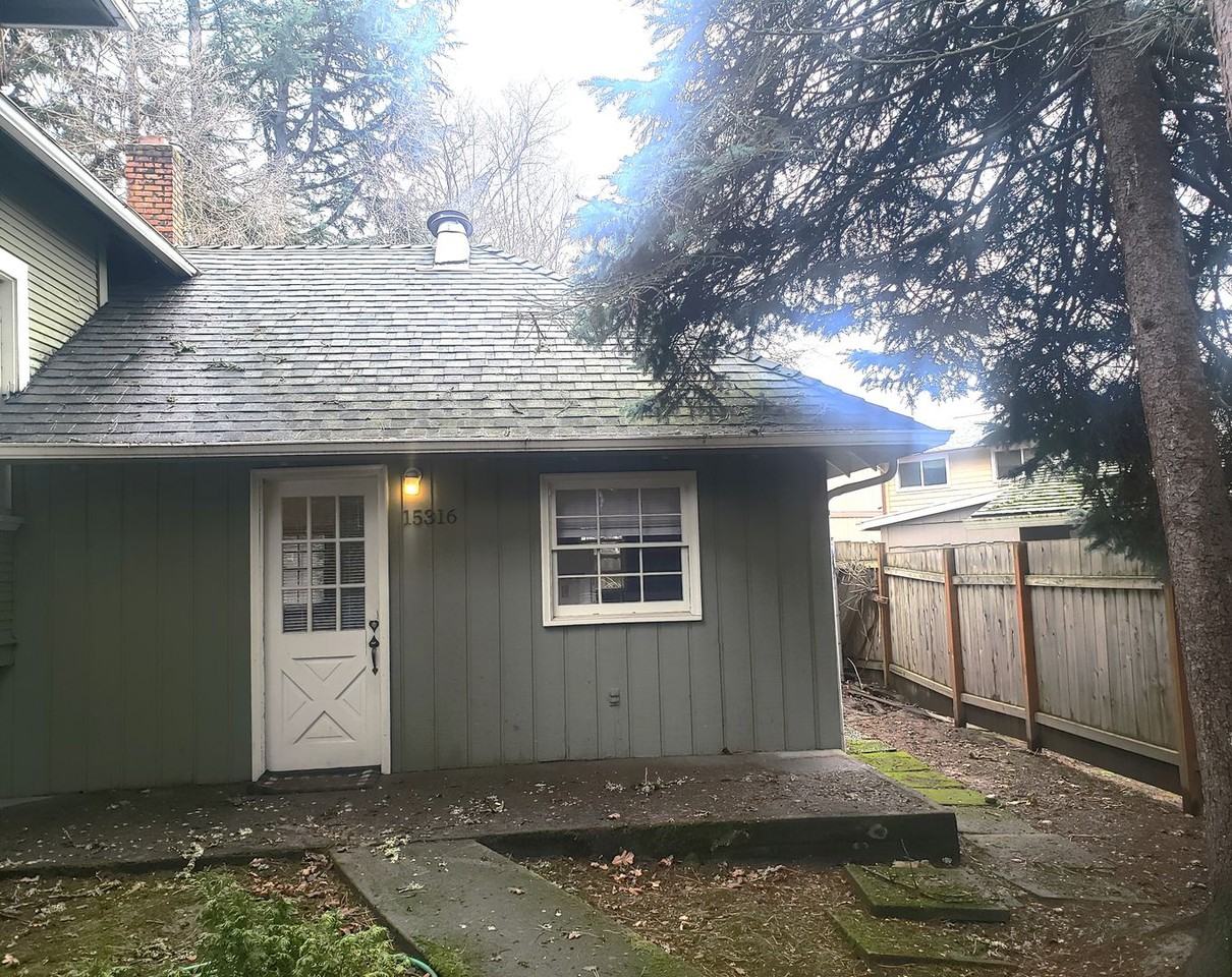 15316 Se East Ave