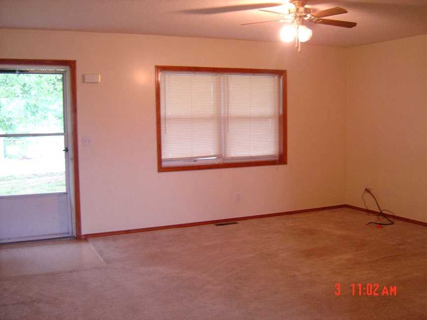 306 Grant St - Photo 2 of 4