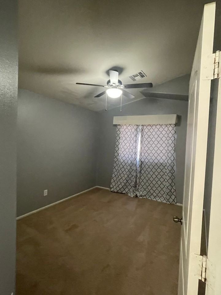 12411 W Rancho Dr - Photo 6 of 27