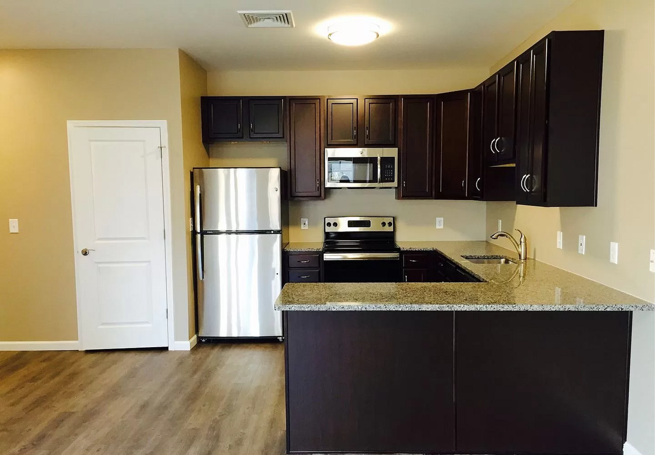 Chelsea Commons - Photo 2 of 10