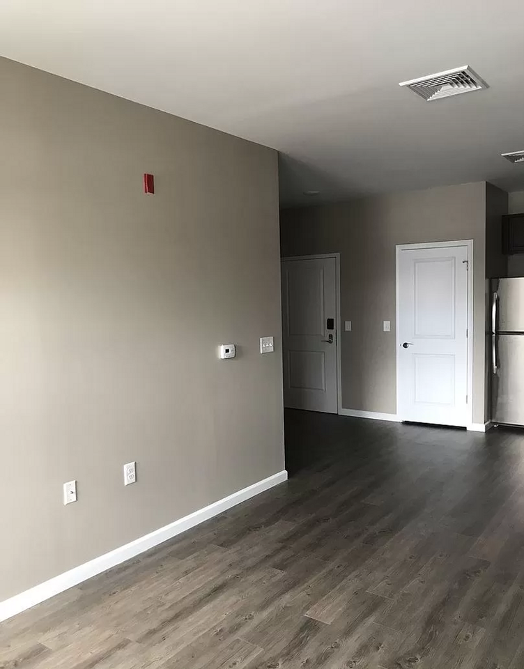 Chelsea Commons - Photo 5 of 10