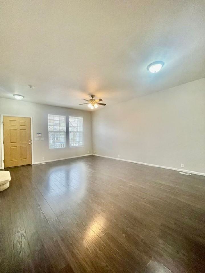 2146 Creekridge Pt - Photo 6 of 27