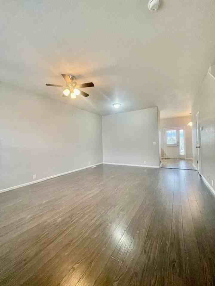 2146 Creekridge Pt - Photo 7 of 27