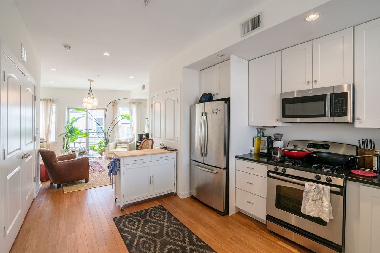 1834 Poplar St #2 - Photo 5 of 24