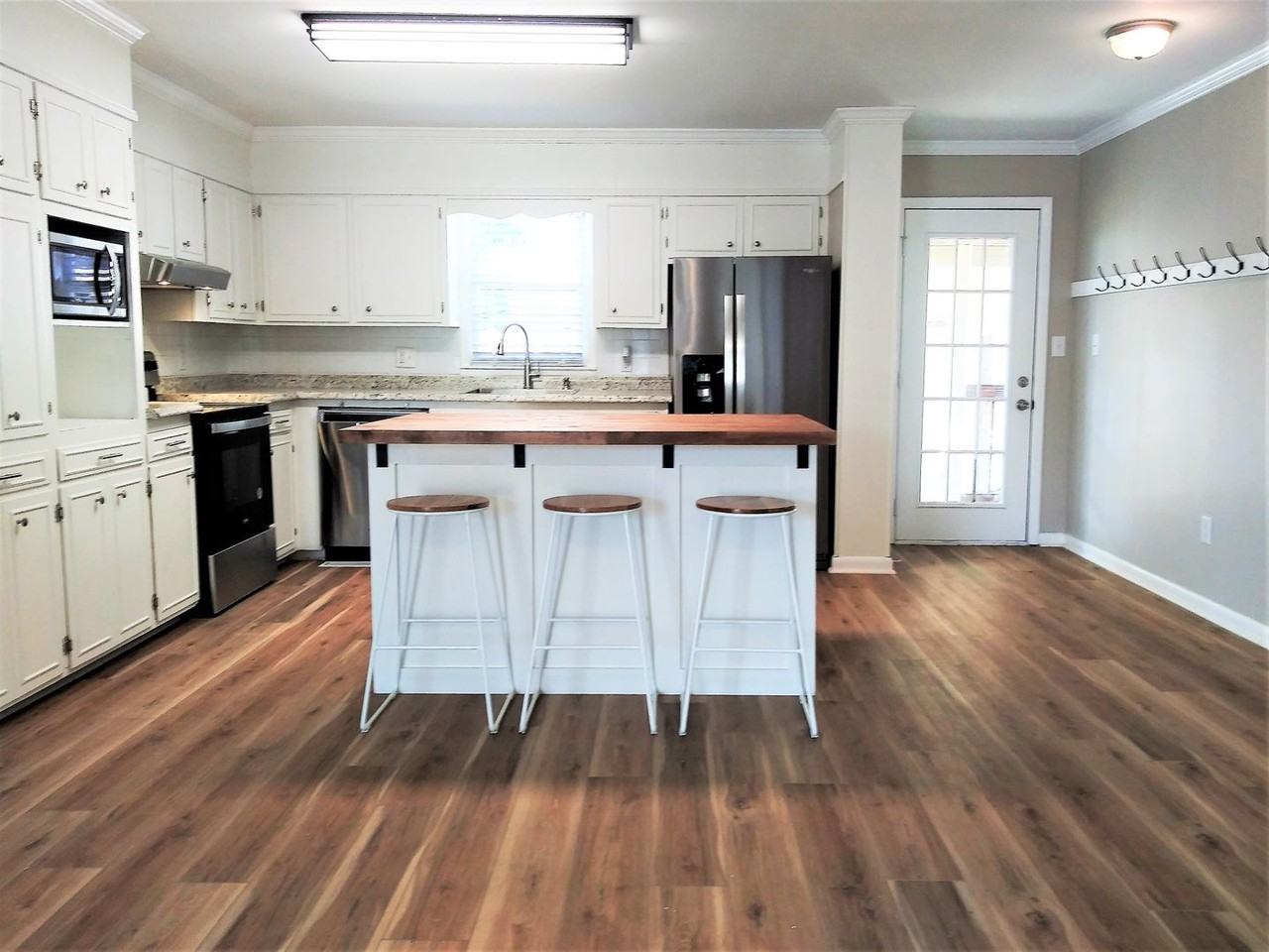 2309 Calray Ave Sw - Photo 3 of 19