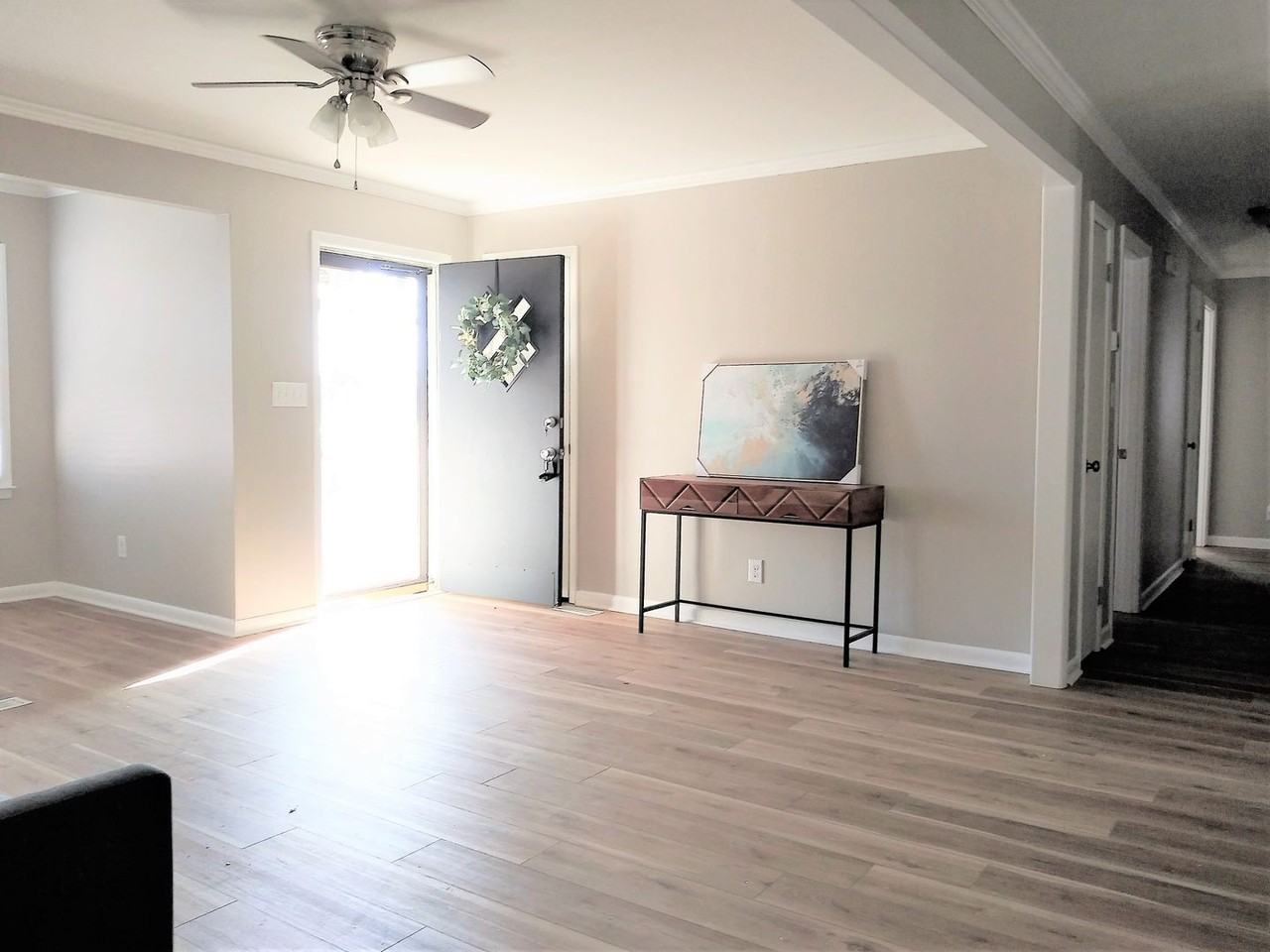 2309 Calray Ave Sw - Photo 5 of 19