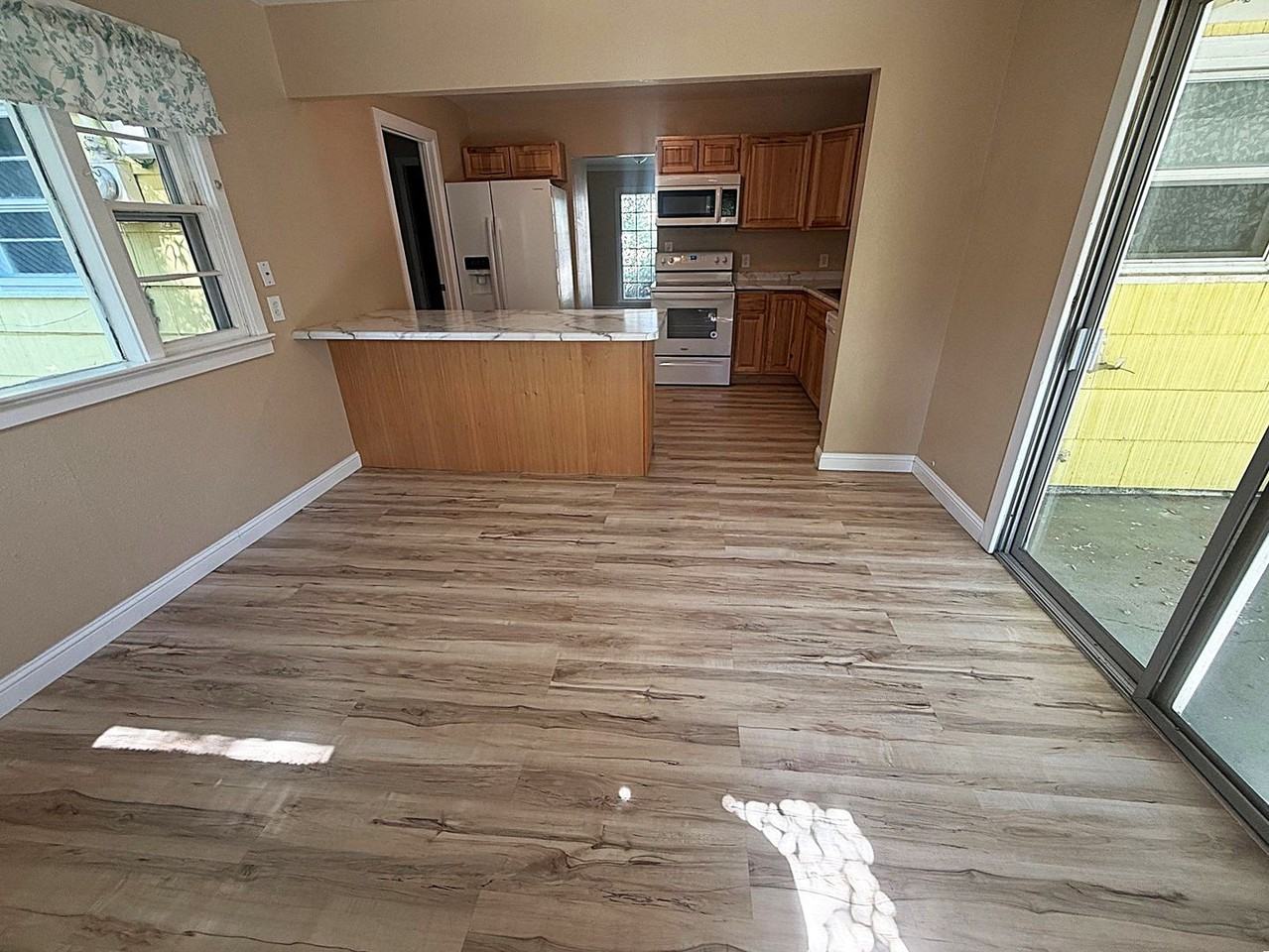 137 N Montana Ave - Photo 6 of 12