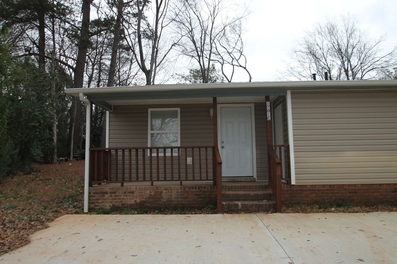 1701 Springdale Rd #C - Photo 2 of 6