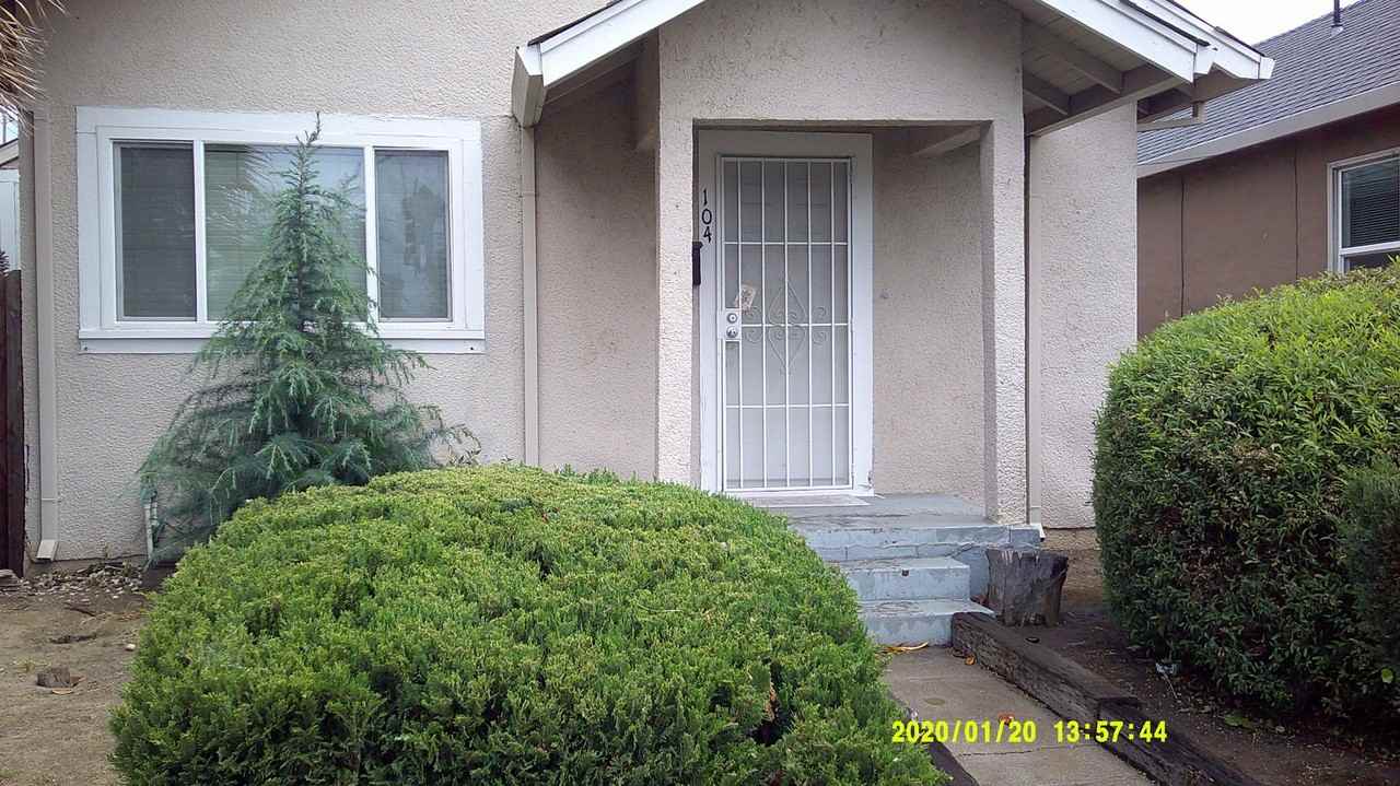 104 Walnut Ave