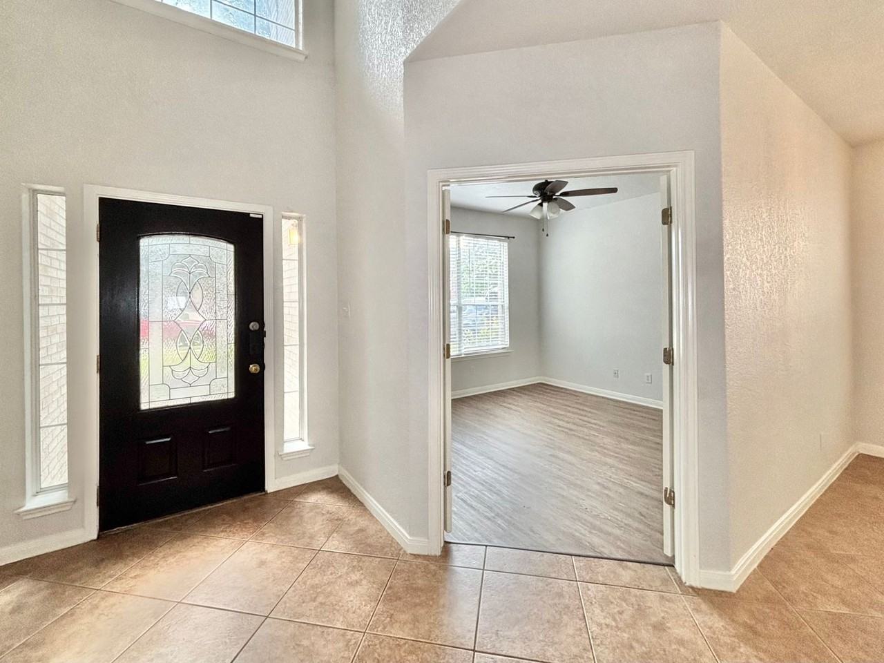 20527 Cliff Park - Photo 2 of 30