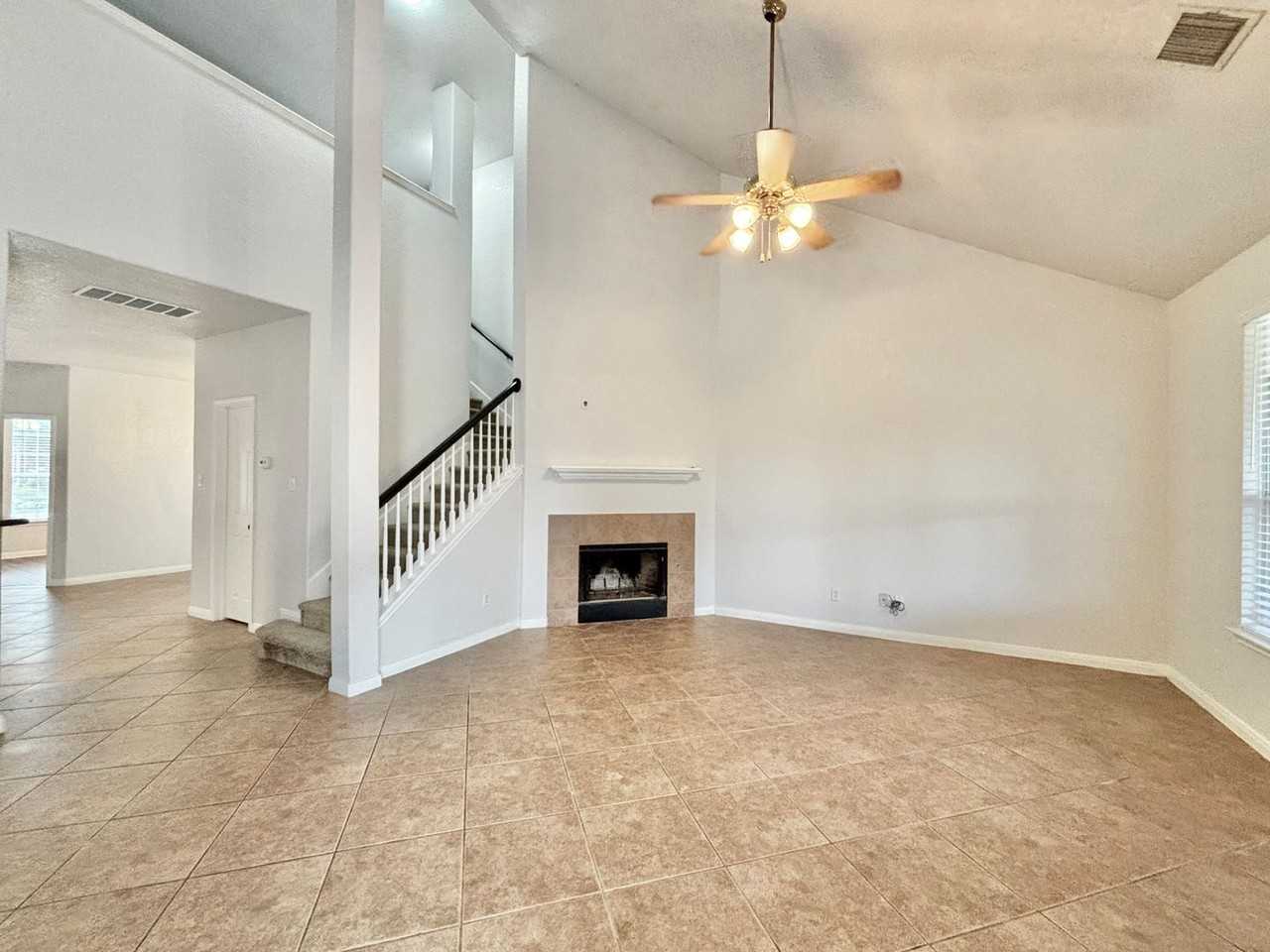 20527 Cliff Park - Photo 6 of 30