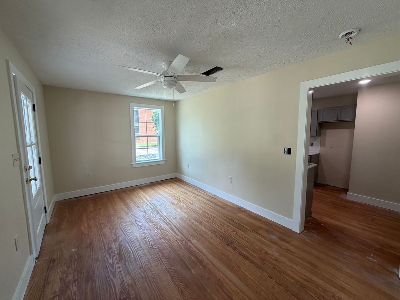 401 Mckee St - Photo 2 of 12