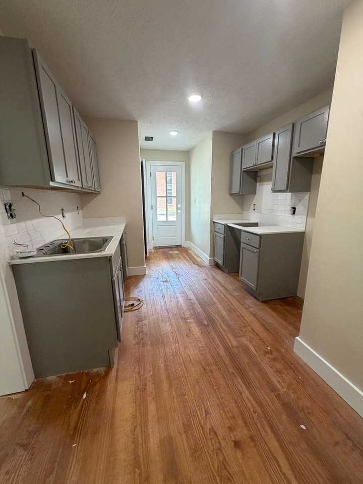 401 Mckee St - Photo 6 of 12