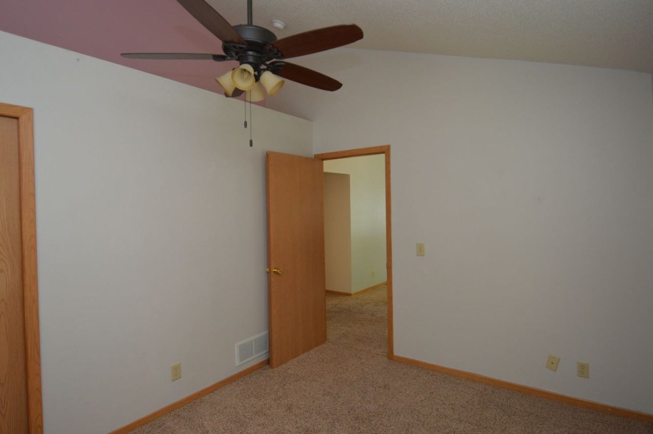 805 20th St Nw - Photo 7 of 14