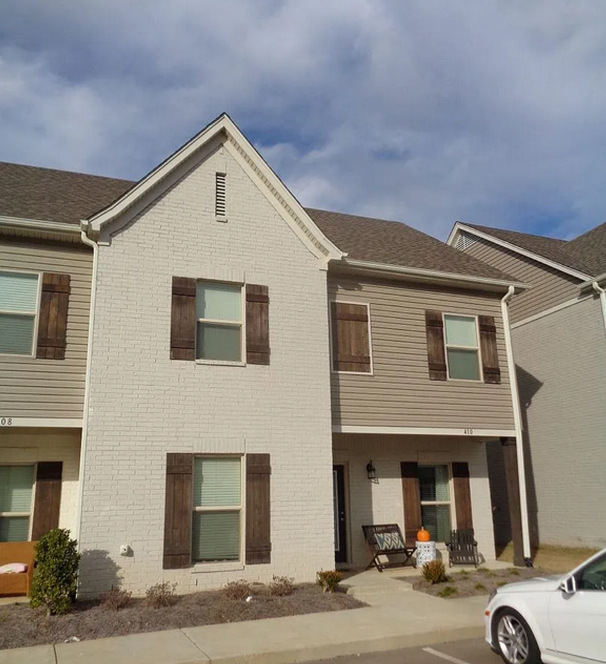410 Walker Cir