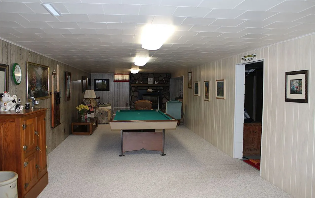 225 Maryhill Dr - Photo 3 of 4