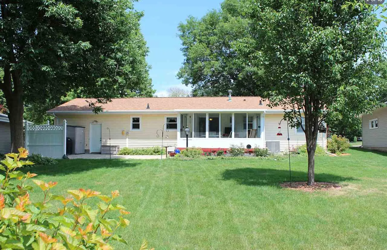 225 Maryhill Dr - Photo 4 of 4