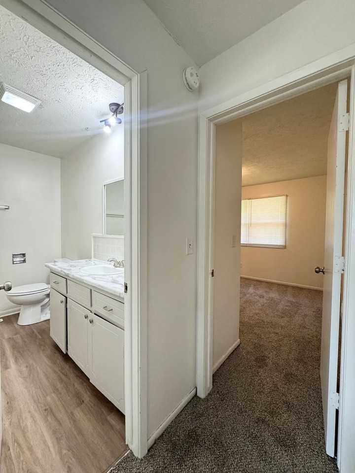 4874 Robin Dr - Photo 6 of 15