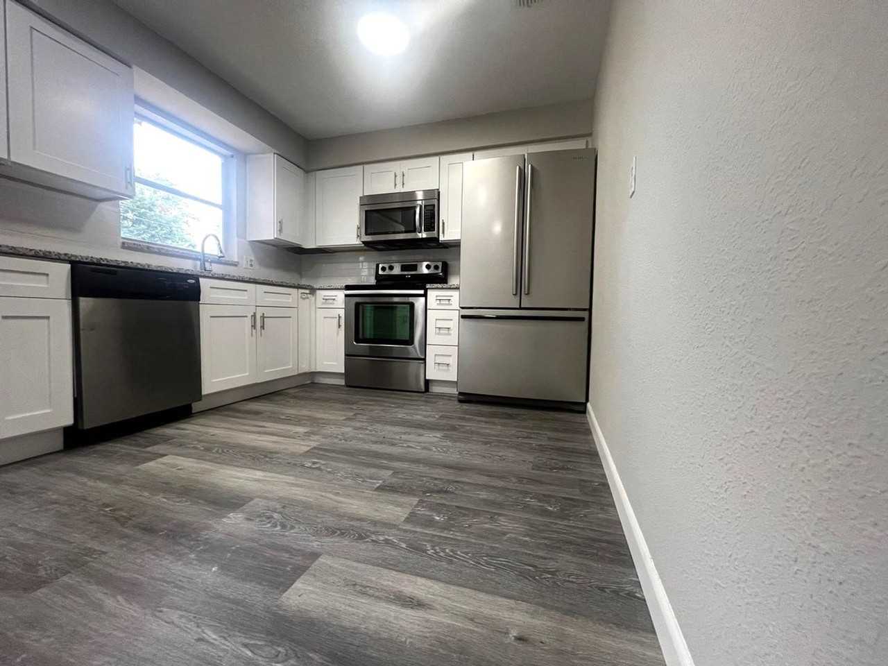 1409 Cadillac Dr - Photo 7 of 12