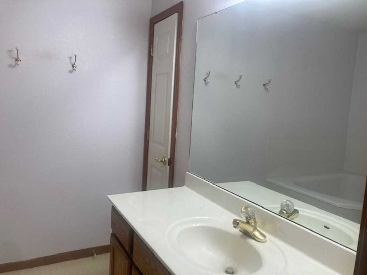 342 Westline Ct - Photo 3 of 15