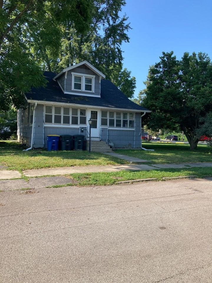 605 W Beechwood Ave - Photo 2 of 23