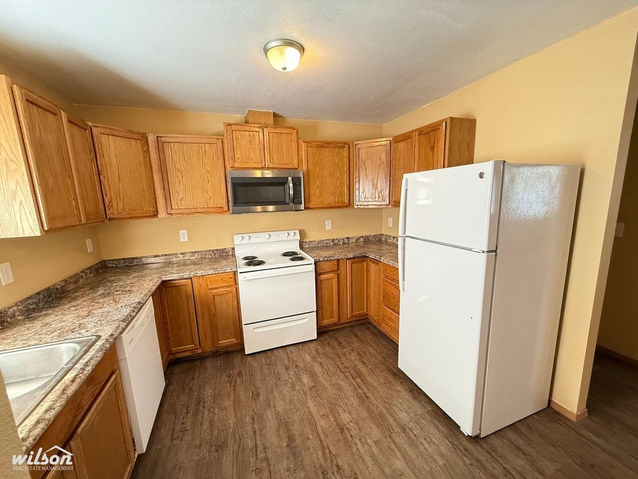 1215 Arkansas Ave - Photo 5 of 17