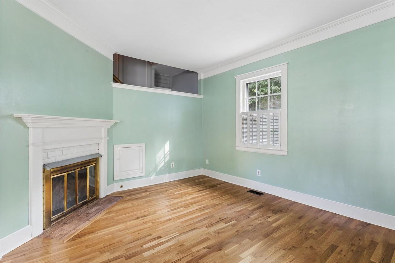 85 Hopkins St - Photo 4 of 27