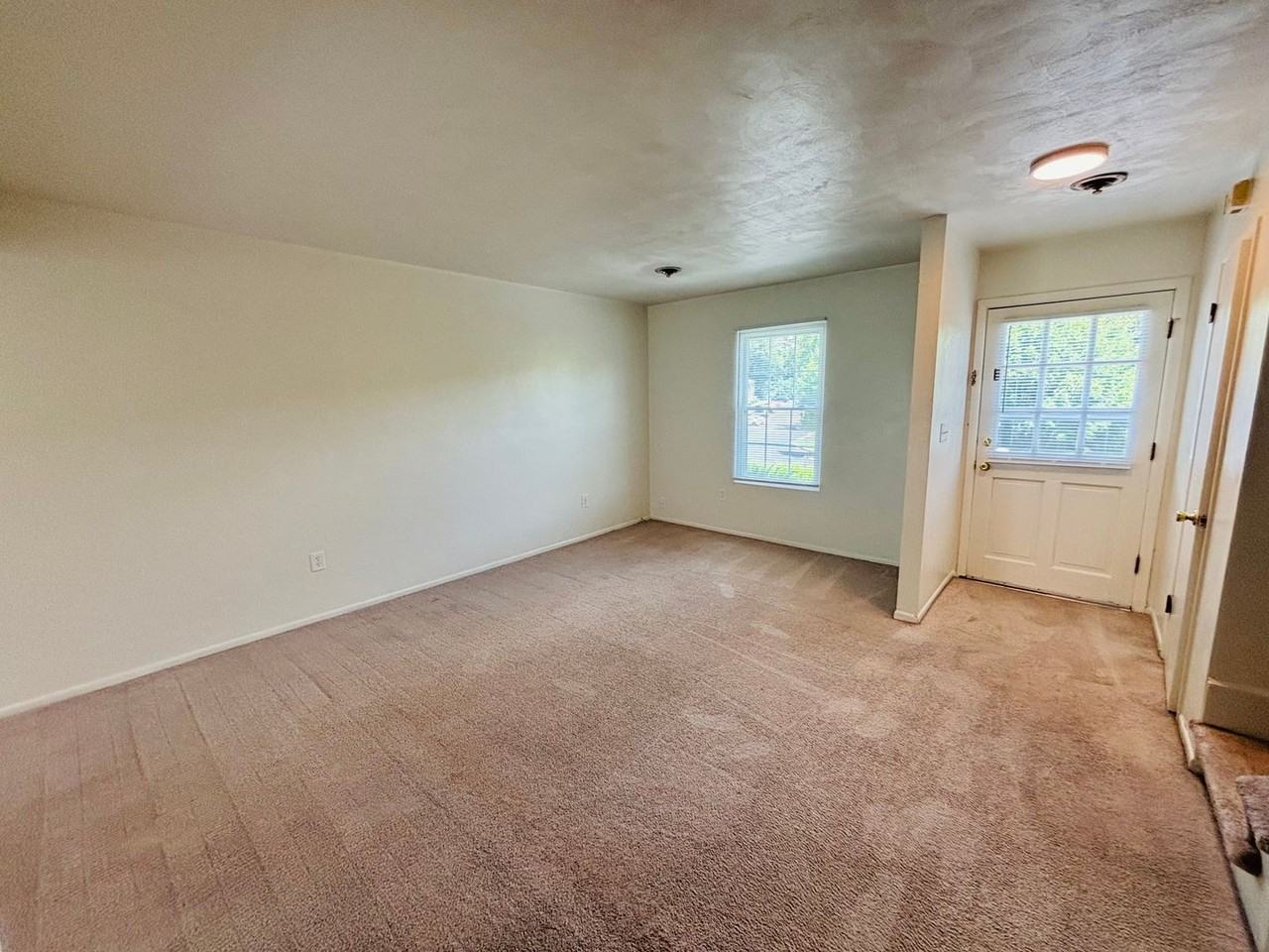 337 New Kent Rd - Photo 5 of 17