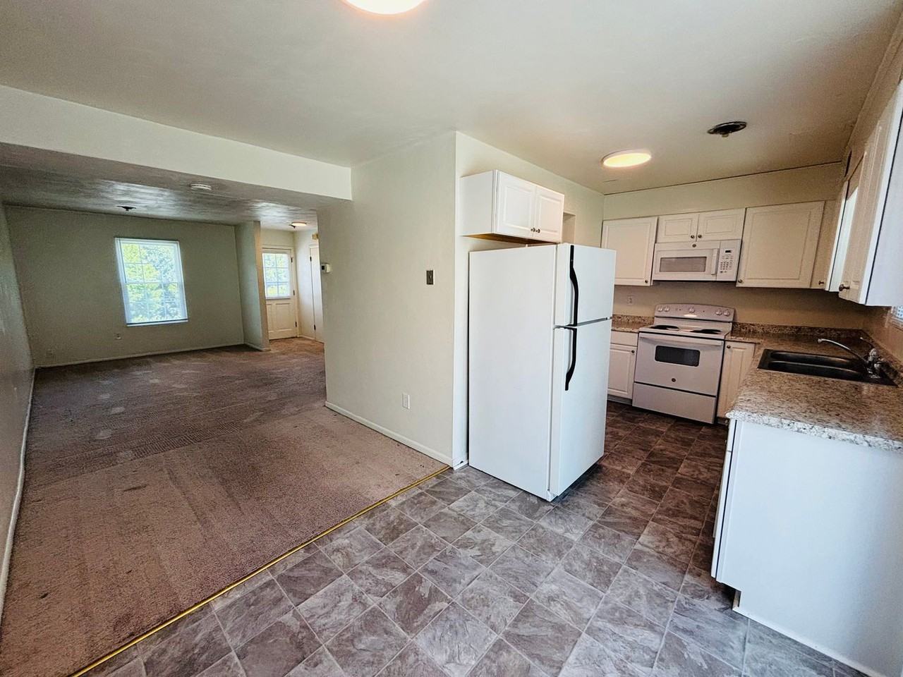 337 New Kent Rd - Photo 7 of 17