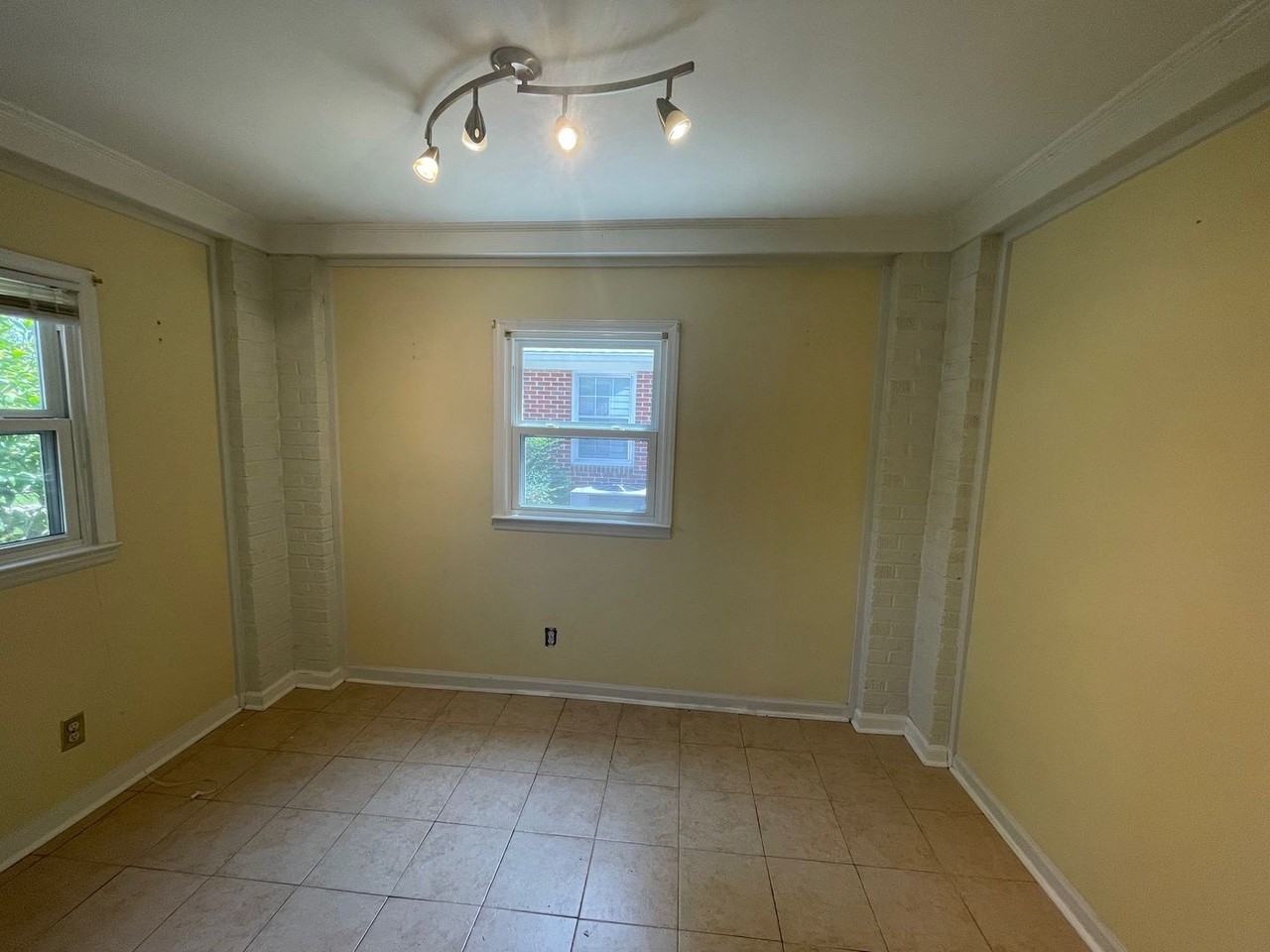 709 Elm Ave - Photo 4 of 13
