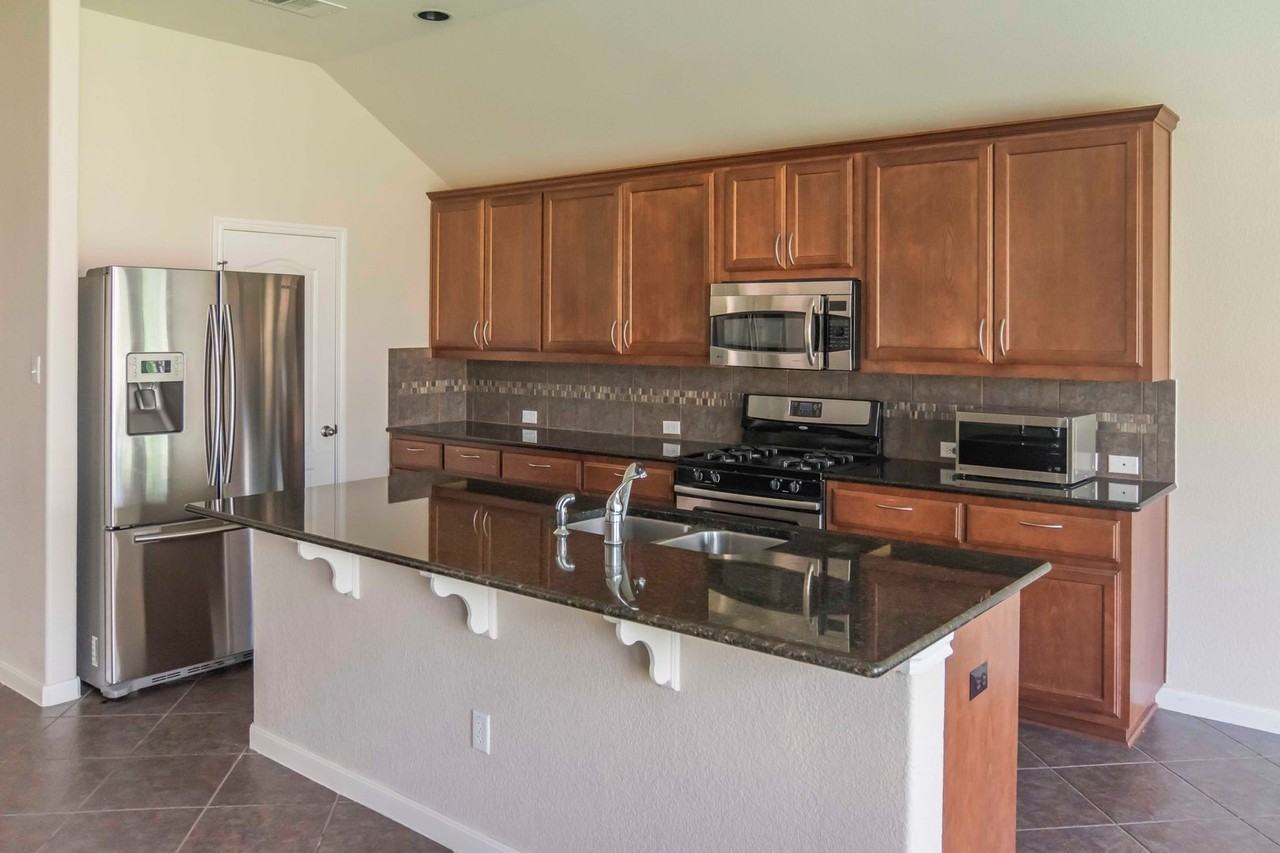 2542 Ravenwood Dr - Photo 7 of 23