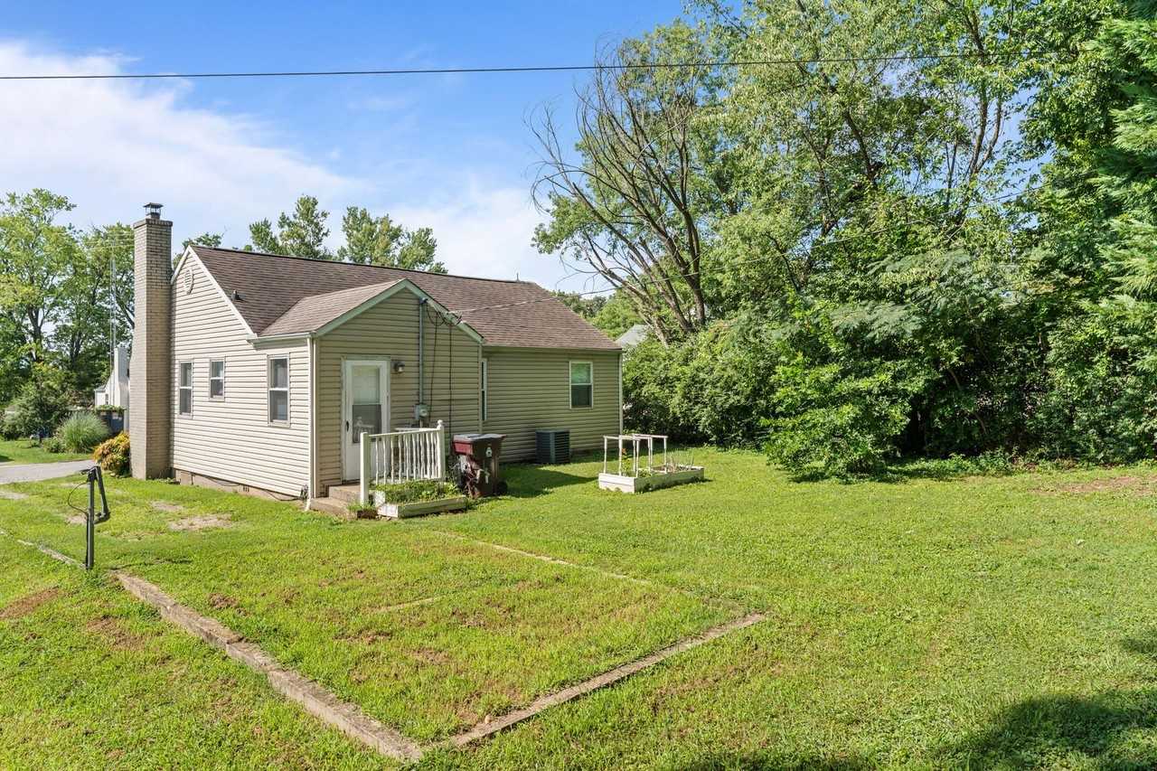 855 Burroughs Rd - Photo 3 of 17