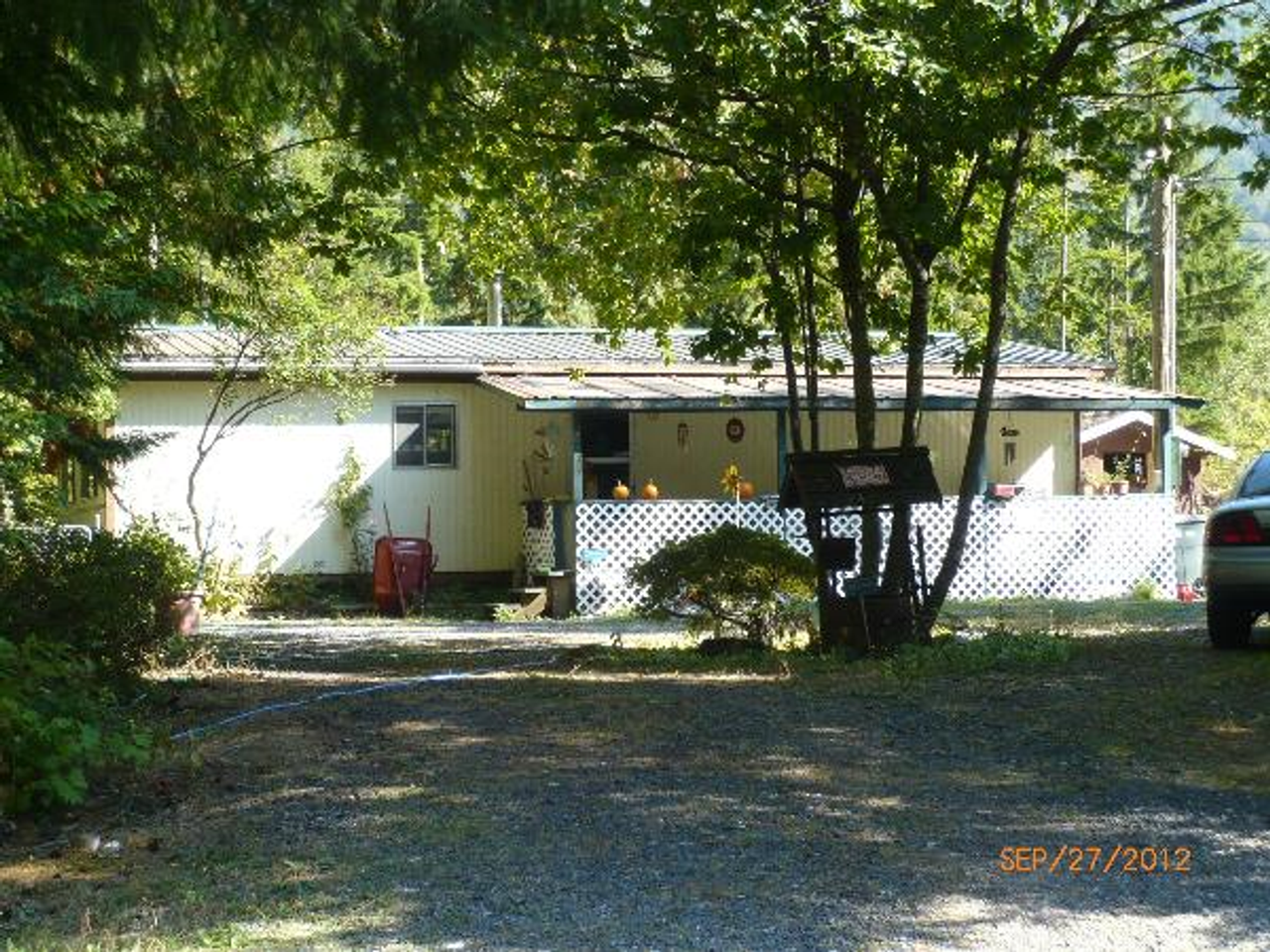 8395 Golden Valley Blvd - Photo 2 of 10