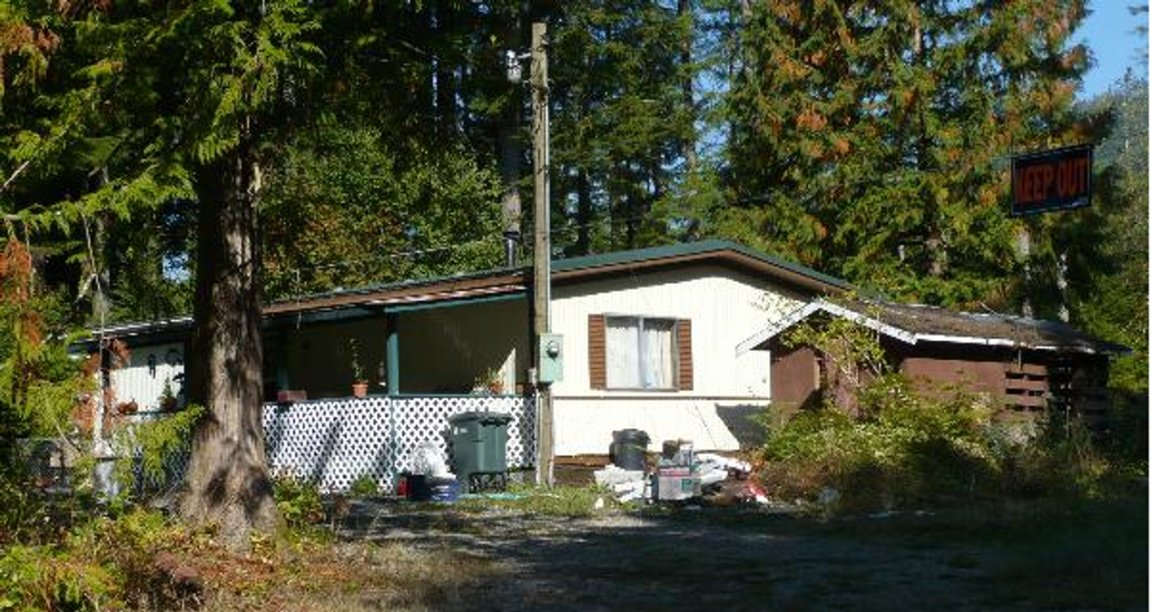 8395 Golden Valley Blvd - Photo 3 of 10