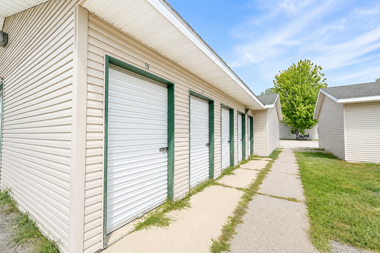 Murdock Apartments - Photo 3 of 45
