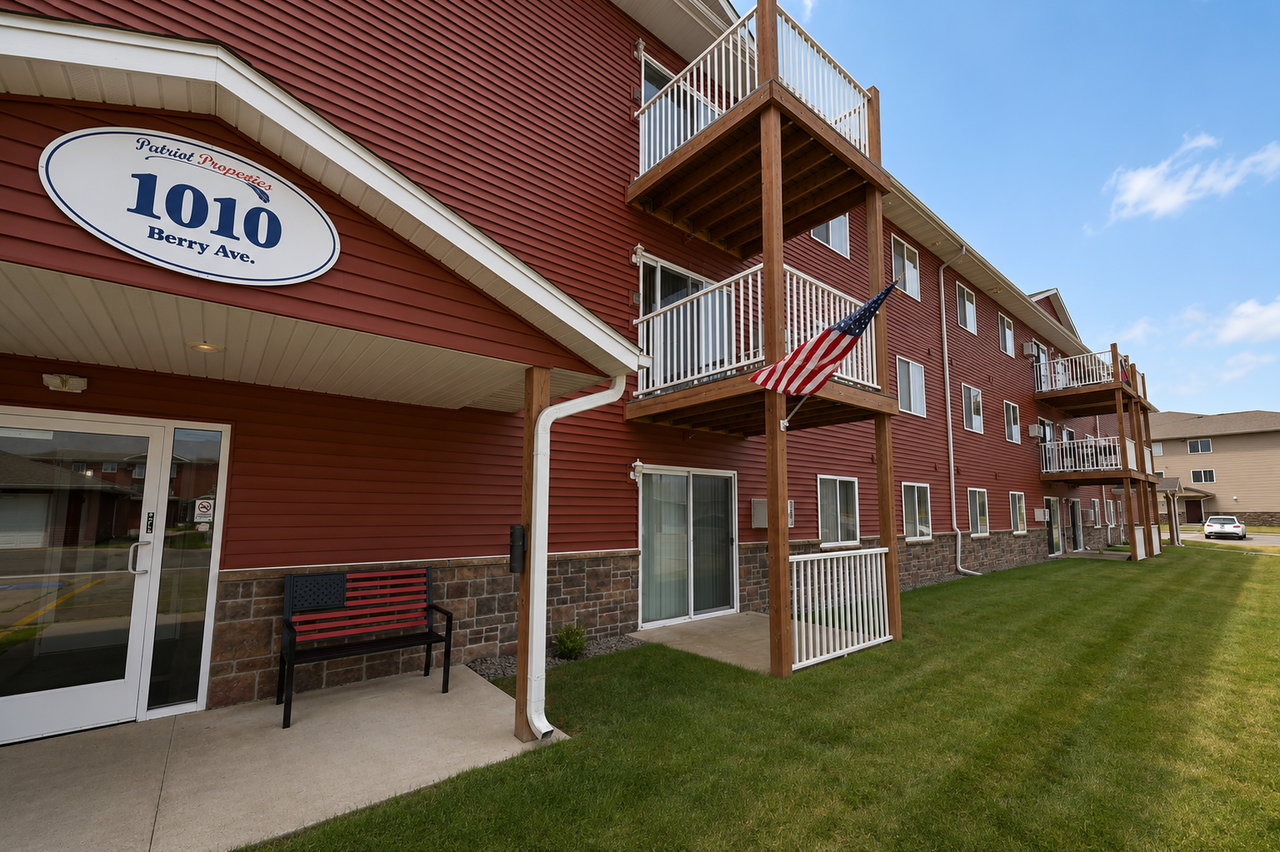Berry Pointe Luxury Apartments - Photo 3 of 49